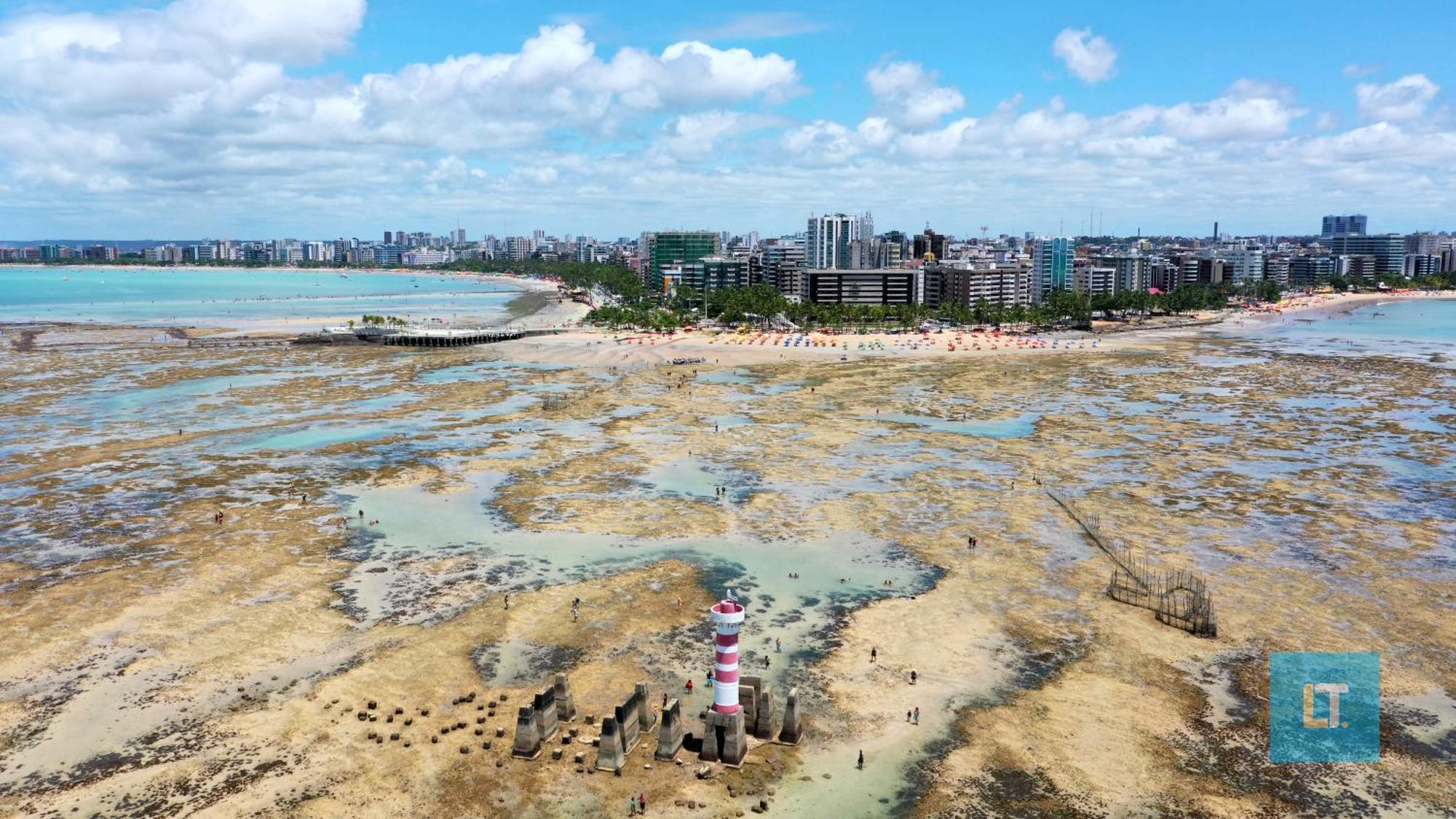 Edf Casabela - Beira Mar Com 2 Quartos Sendo 1 Com Vista As Piscinais Naturais Com Ar Condicionado Em Todos Os Quartos E Na Sala - 1 Vaga De Garagem