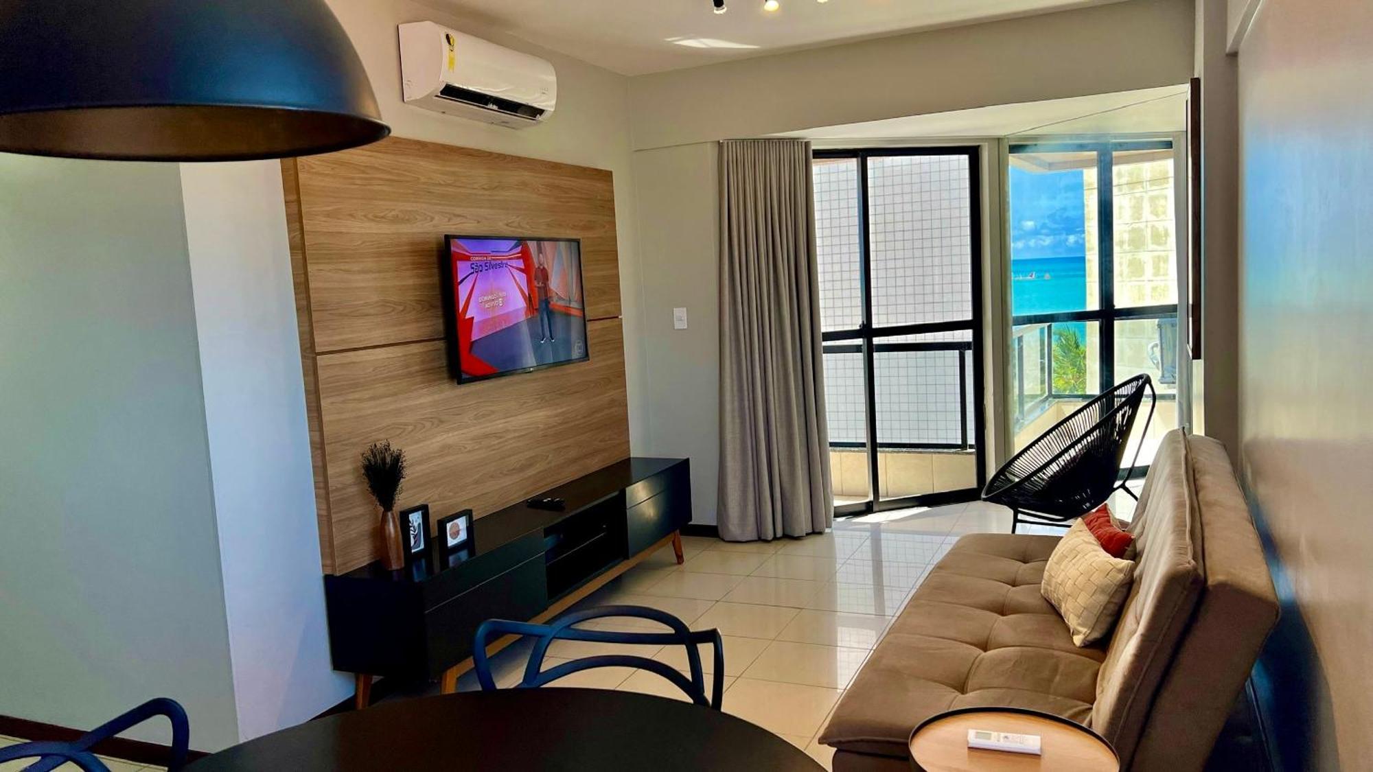 Apartamento Edf Casabela - Beira Mar Com 2 Quartos Sendo 1 Com Vista As Piscinais Naturais Com Ar Condicionado Em Todos Os Quartos E Na Sala - 1 Vaga De Garagem *